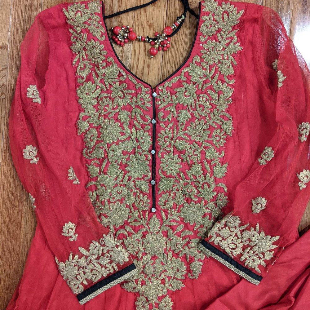 Embroidered 3 piece anarkali set - Picture 3 of 5